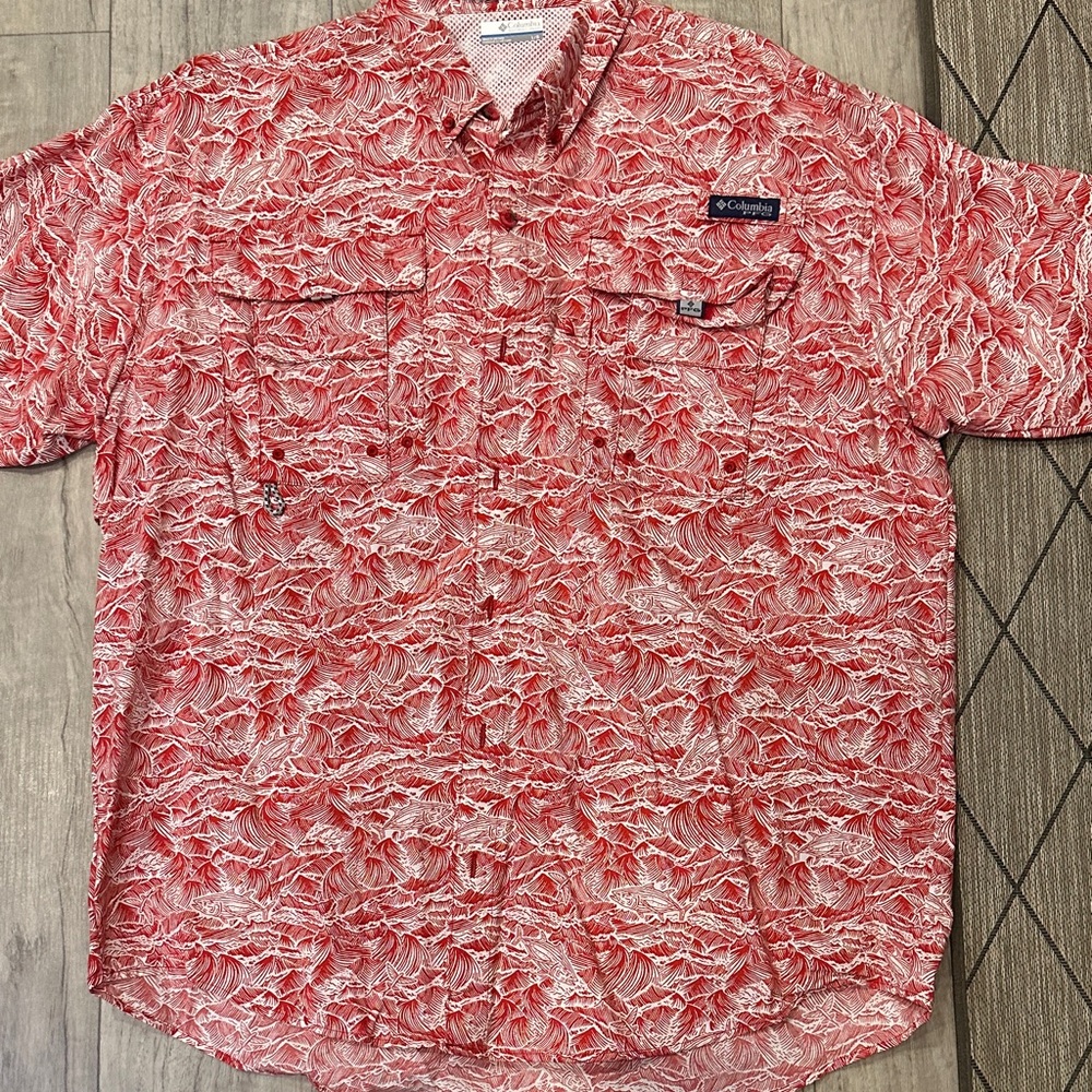 Columbia Men's Casual Red and White Patterned Shirt